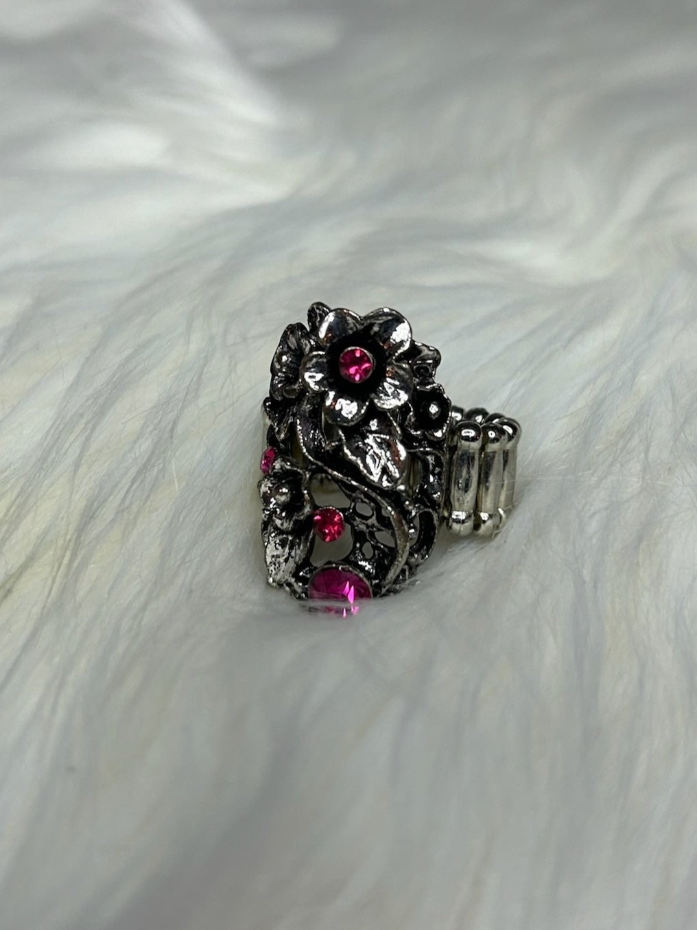 Flower Ring with Pink Rhinestone