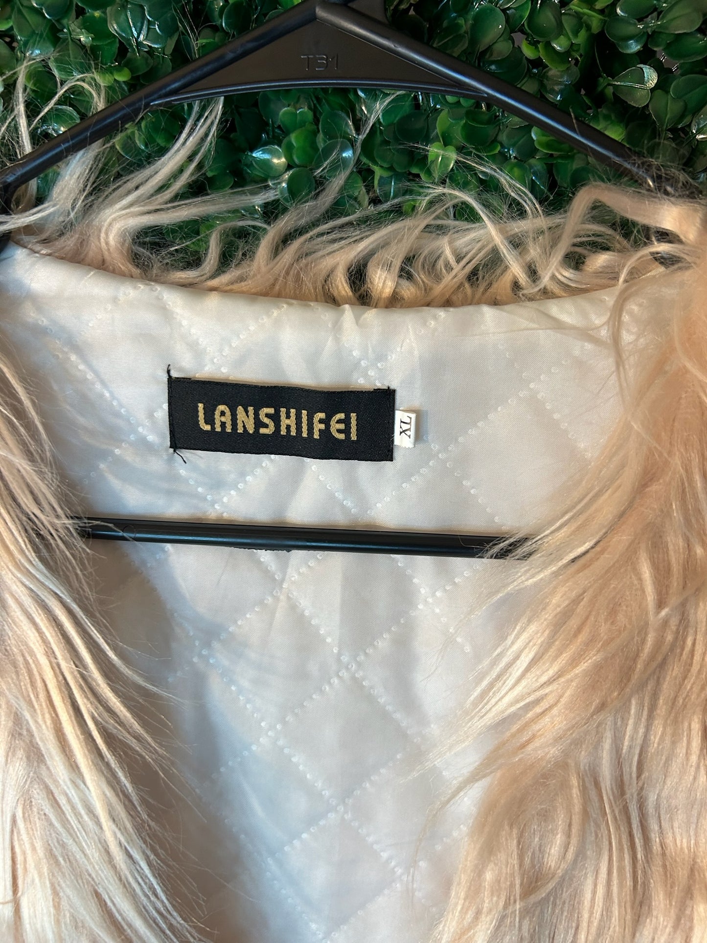 Lanshifei Faux Fur Coat