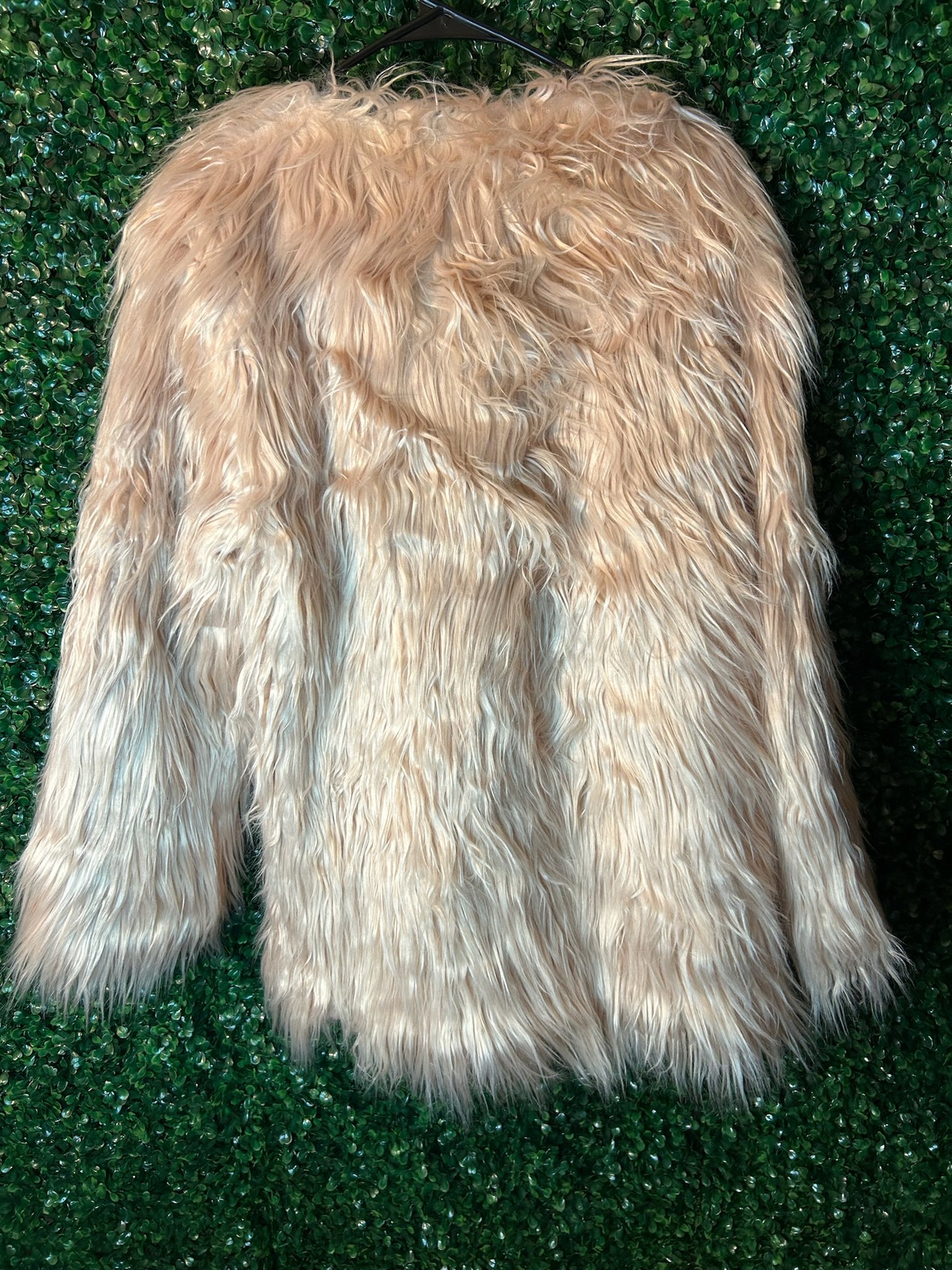 Lanshifei Faux Fur Coat