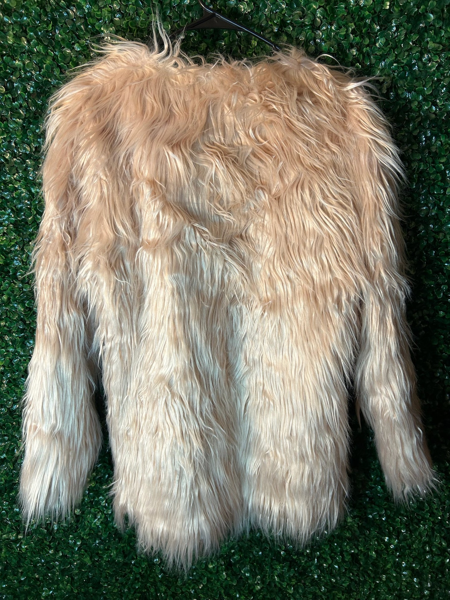 Lanshifei Faux Fur Coat
