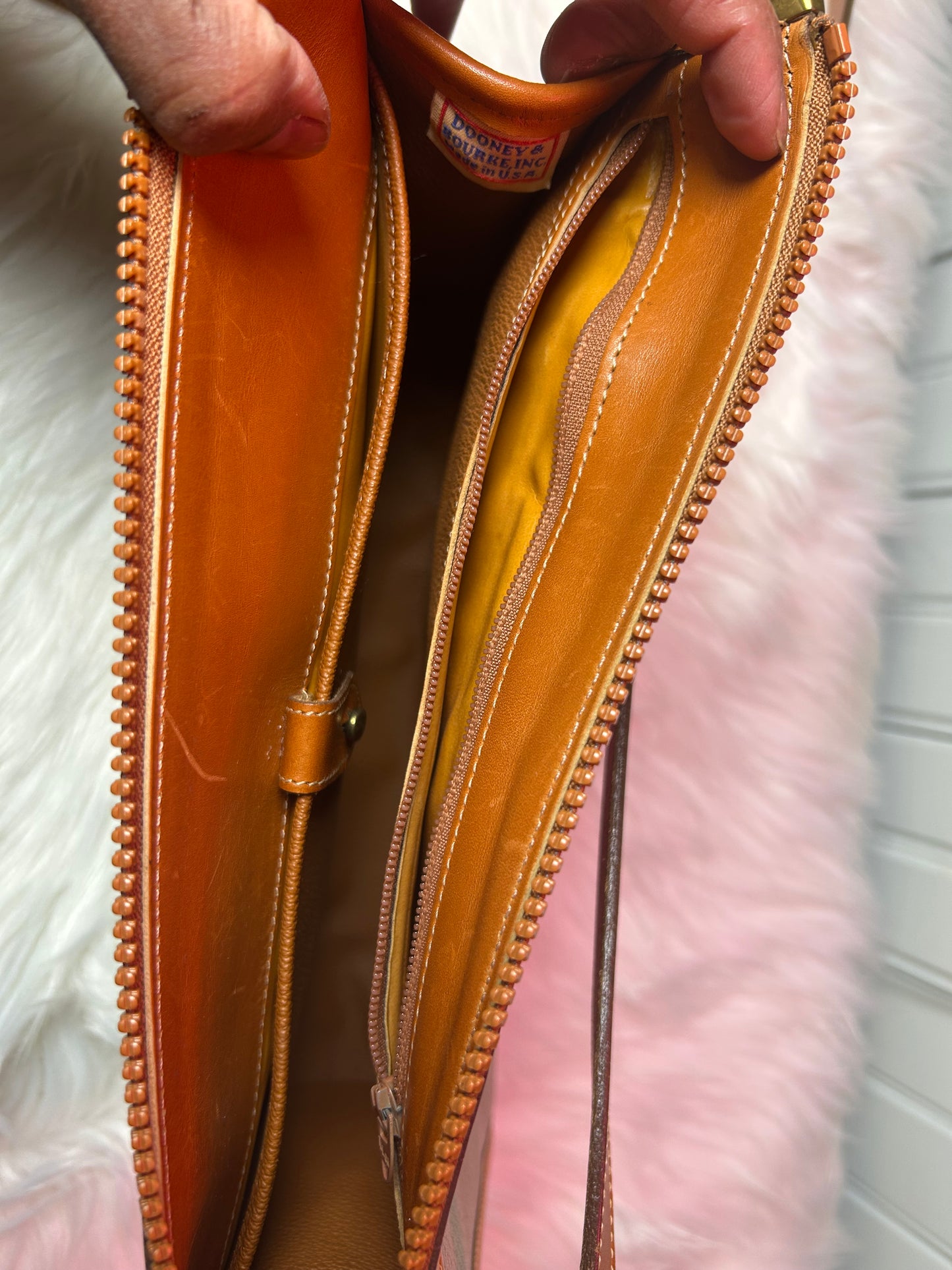 VINTAGE Dooney &Bourke HANDBAG