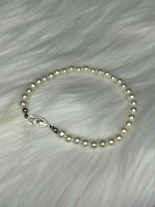 Single Pearl Bracelet